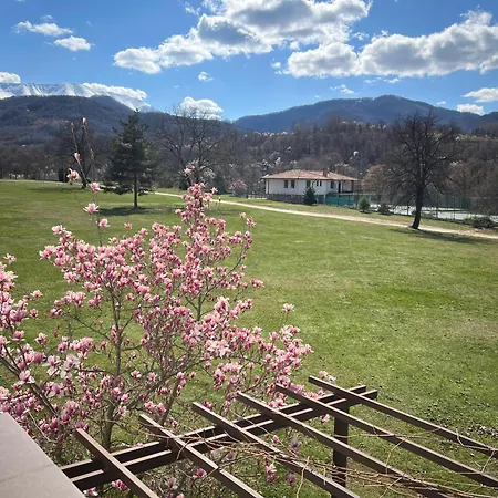 Villa и тенис комплекс ,,синьото